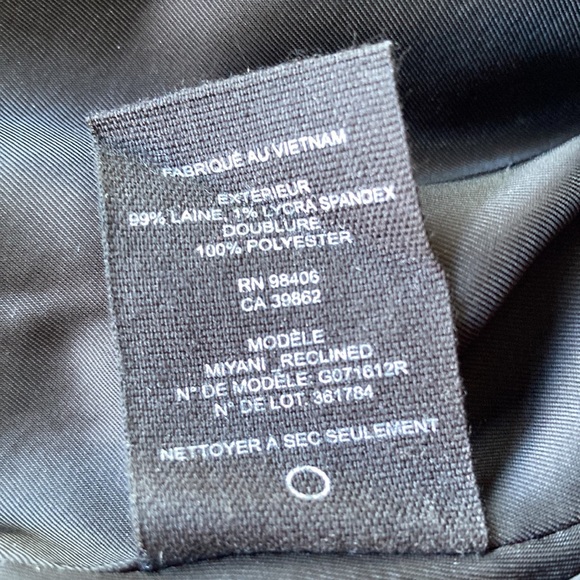 **SOLD** Theory wool dress - Picture 9 of 9